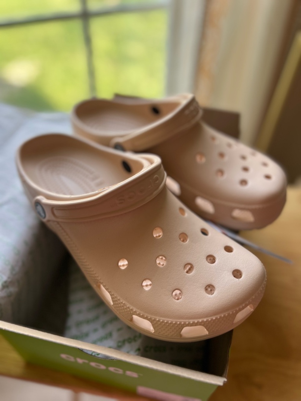 NEW CROCS Classic Shitake Clogs with Heel Strap Size 8 Unisex